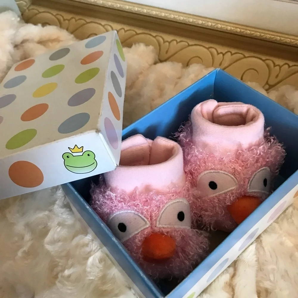 Curly Pink Rich Frog Baby Booties